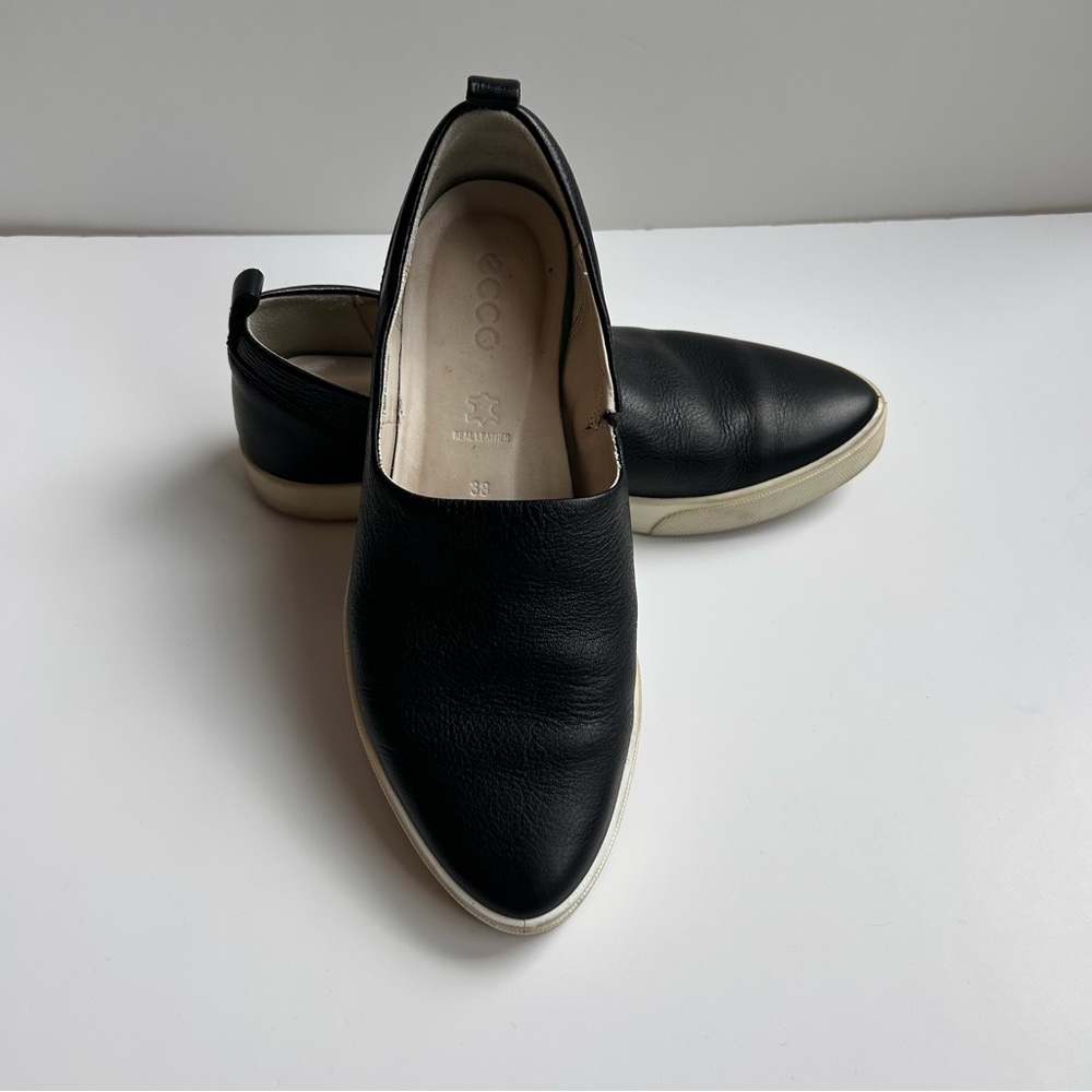 ECCO Gillian slip-on women’s sneakers in black leather